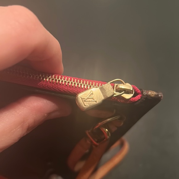 Authentic Louis Vuitton Monogram Neverfull Pochette - Picture 9 of 9